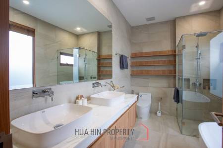 Exquisite 4 Bedroom Villa in La Felice Hua Hin