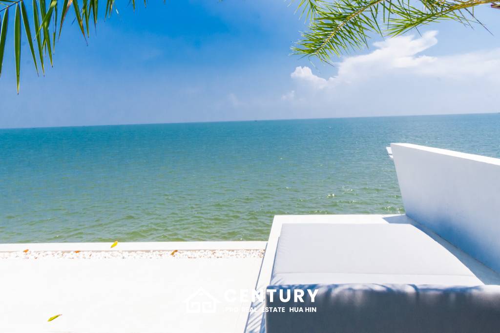 Luxurious 5-Bedroom Villa in Bang Kao Cha-Am