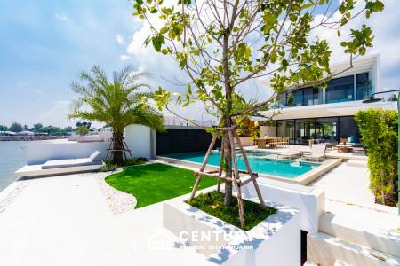 Luxurious 5-Bedroom Villa in Bang Kao Cha-Am