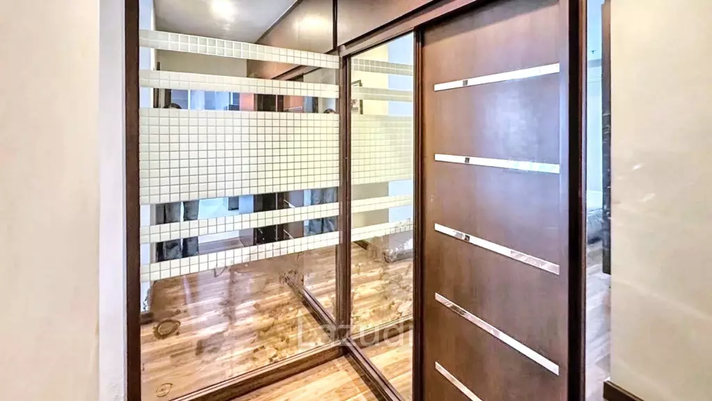 2 Bed 2 Bath 110 SQ.M The Rajdamri Condominium