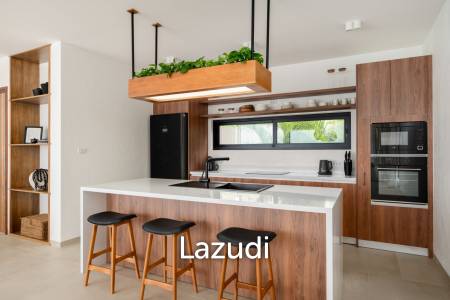 Stunning panoramic seaview luxury villa 4 bedrooms plus maid and gym room on Chaweng Hill (Ready to move in)