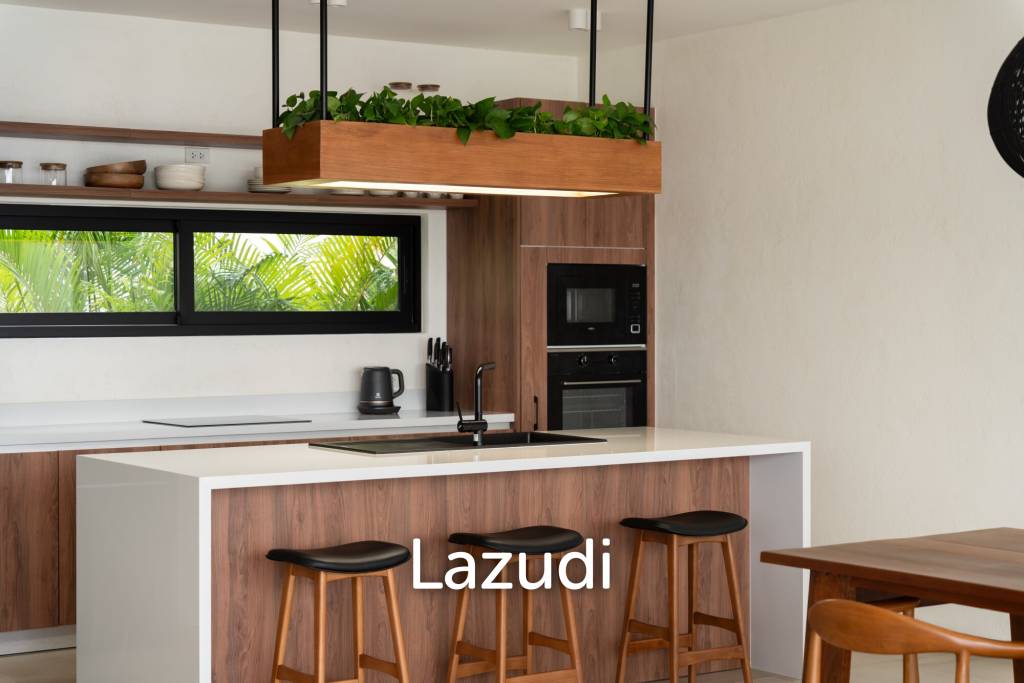 Stunning panoramic seaview luxury villa 4 bedrooms plus maid and gym room on Chaweng Hill (Ready to move in)