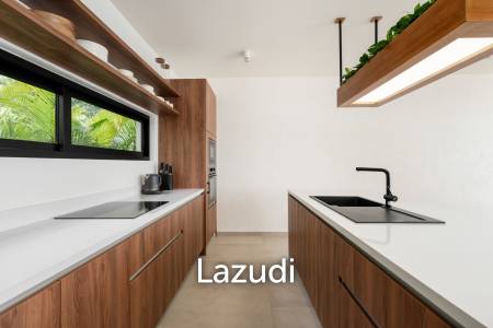 Stunning panoramic seaview luxury villa 4 bedrooms plus maid and gym room on Chaweng Hill (Ready to move in)