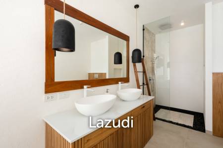 Stunning panoramic seaview luxury villa 4 bedrooms plus maid and gym room on Chaweng Hill (Ready to move in)