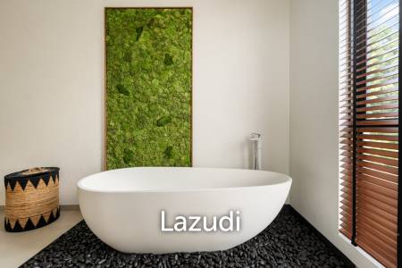 Stunning panoramic seaview luxury villa 4 bedrooms plus maid and gym room on Chaweng Hill (Ready to move in)