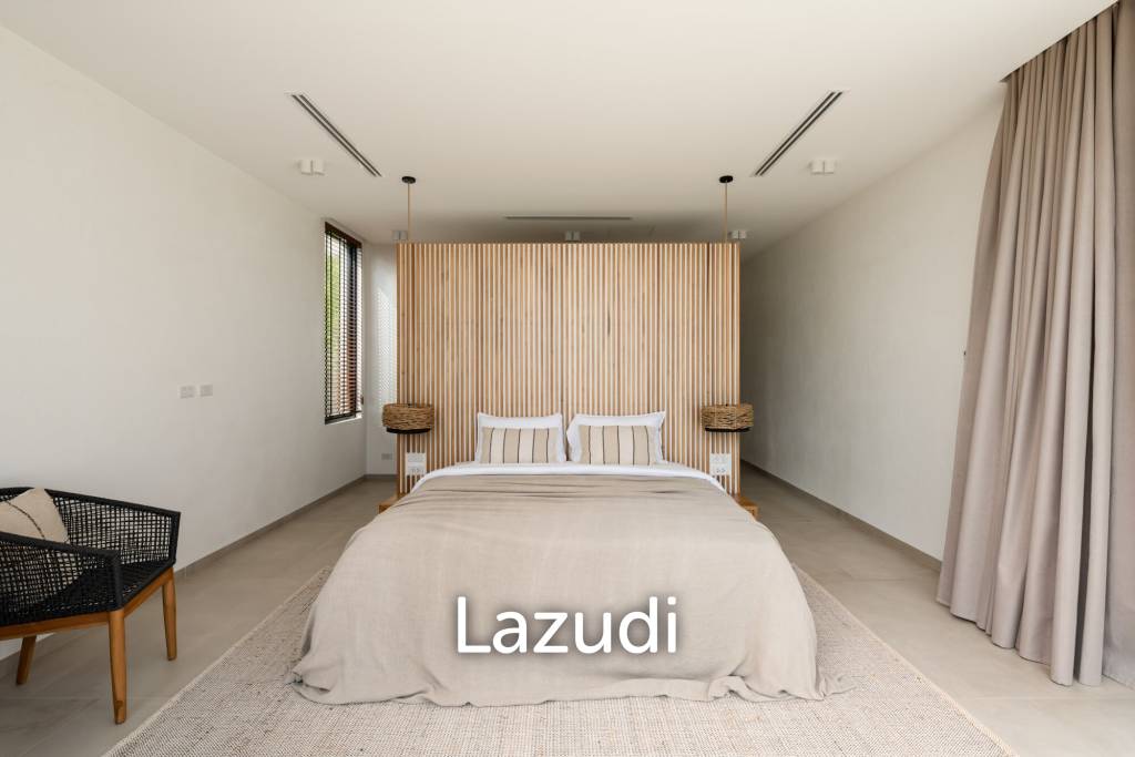 Stunning panoramic seaview luxury villa 4 bedrooms plus maid and gym room on Chaweng Hill (Ready to move in)