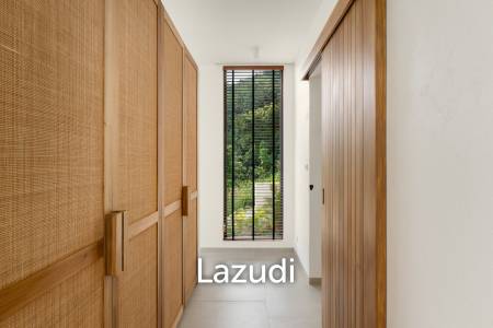 Stunning panoramic seaview luxury villa 4 bedrooms plus maid and gym room on Chaweng Hill (Ready to move in)