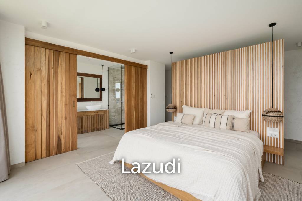 Stunning panoramic seaview luxury villa 4 bedrooms plus maid and gym room on Chaweng Hill (Ready to move in)