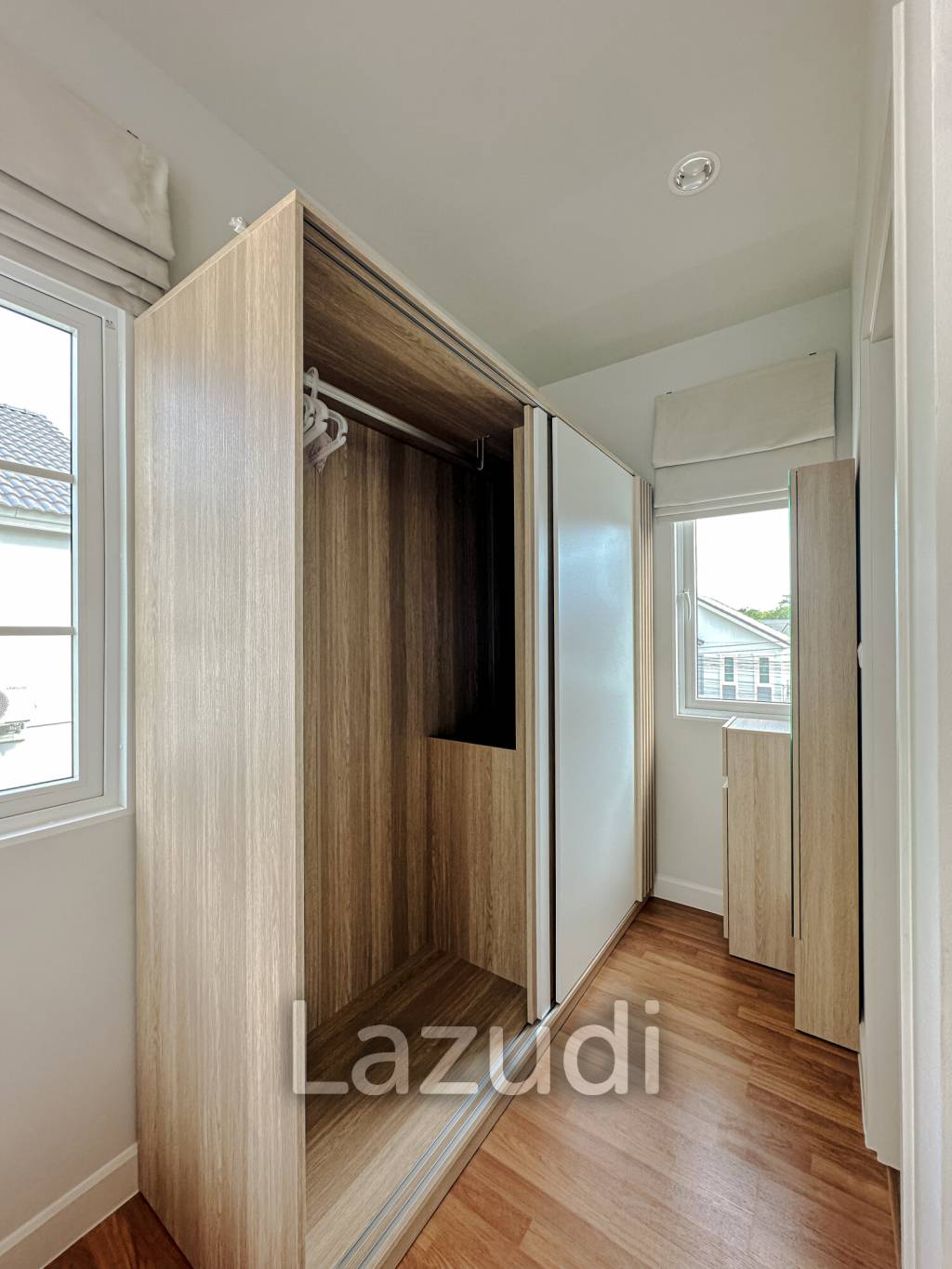 4-bed newly-built Anasiri Paklok