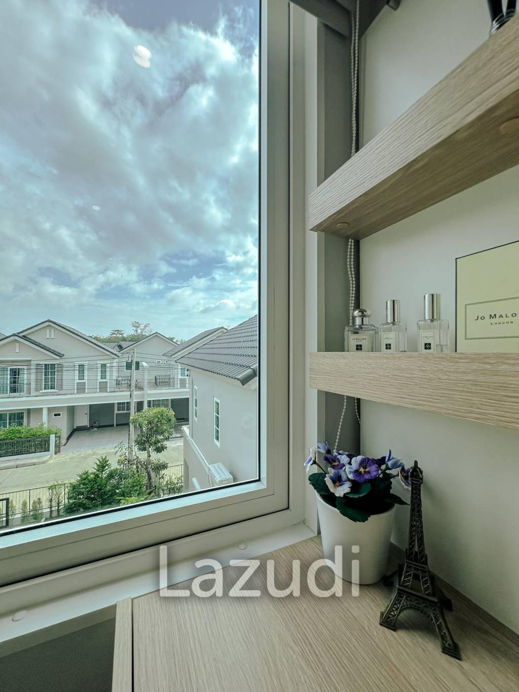 4-bed newly-built Anasiri Paklok