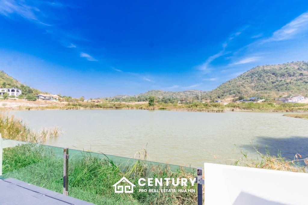 400 ตร.ม 3 เตียง 2 อาบน้ำ วิลล่า For ขาย