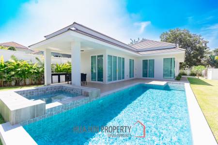 New 3 bed pool Villa with Lake View