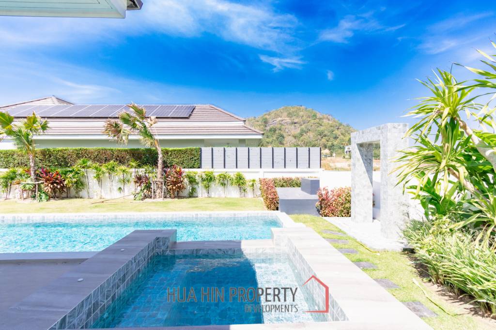 New 3 bed pool Villa with Lake View