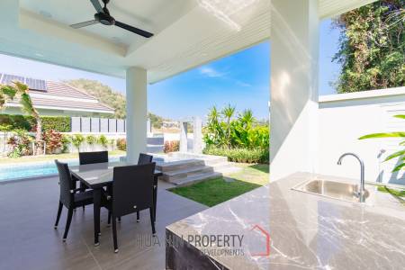New 3 bed pool Villa with Lake View
