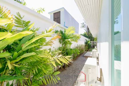New 3 bed pool Villa with Lake View