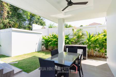 New 3 bed pool Villa with Lake View