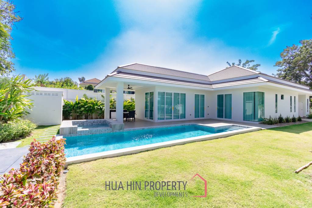 New 3 bed pool Villa with Lake View