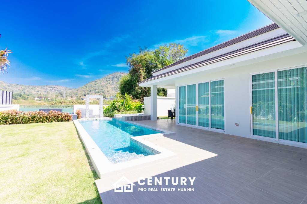 400 ตร.ม 3 เตียง 2 อาบน้ำ วิลล่า For ขาย