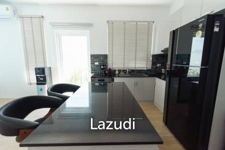 New 3 bed pool Villa with Lake View