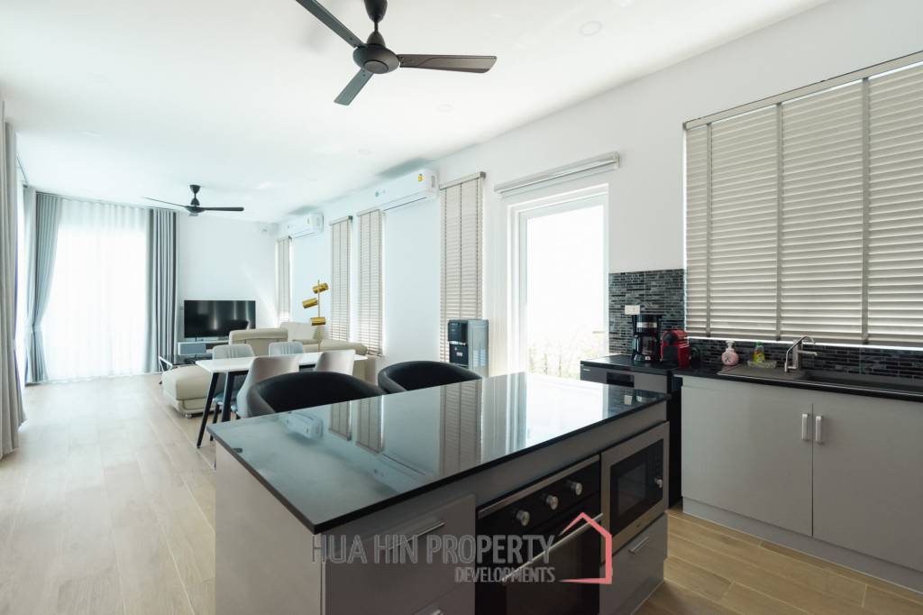 New 3 bed pool Villa with Lake View