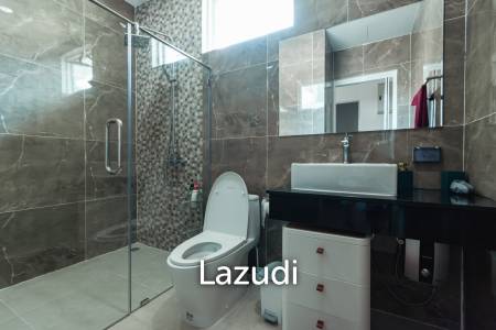 New 3 bed pool Villa with Lake View