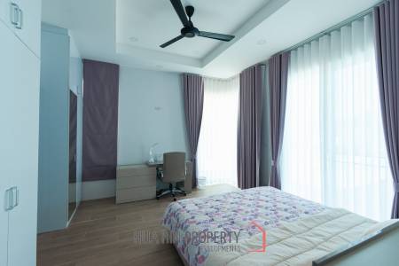 New 3 bed pool Villa with Lake View