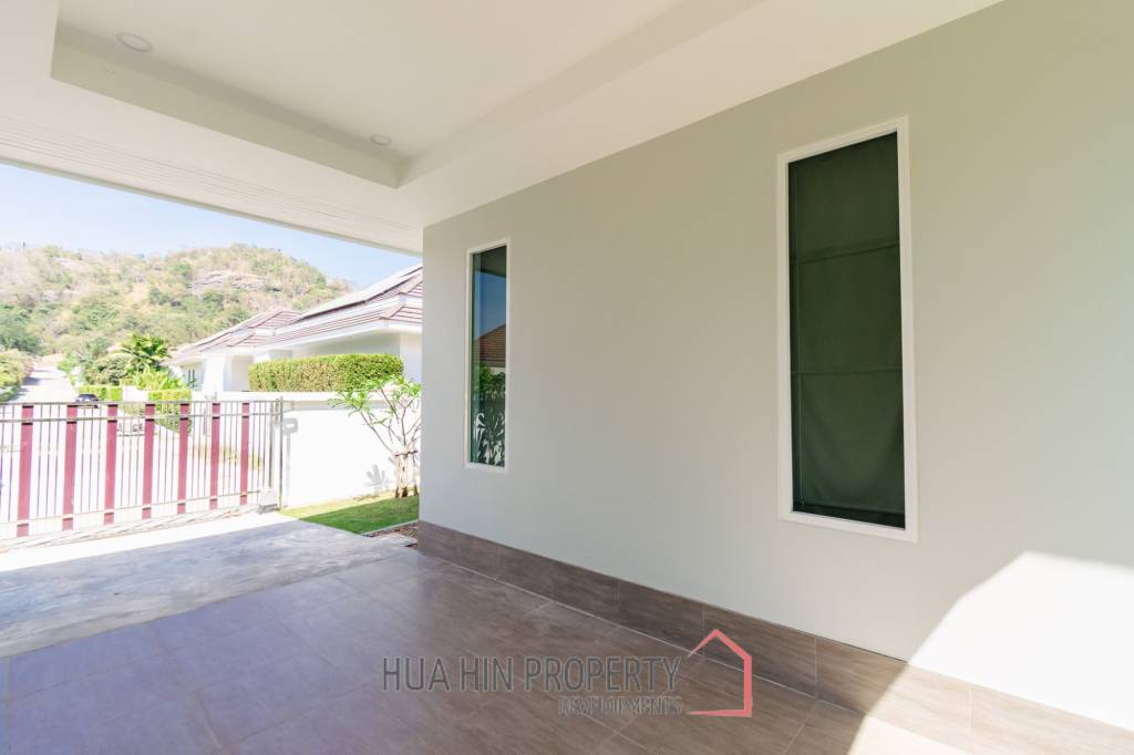 New 3 bed pool Villa with Lake View
