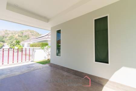New 3 bed pool Villa with Lake View