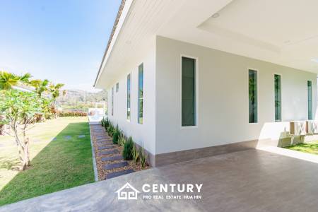 400 ตร.ม 3 เตียง 2 อาบน้ำ วิลล่า For ขาย