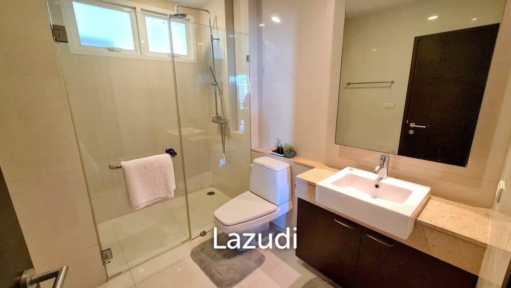 2 Bed 2 Bath 173 SQ.M Piyathip Place