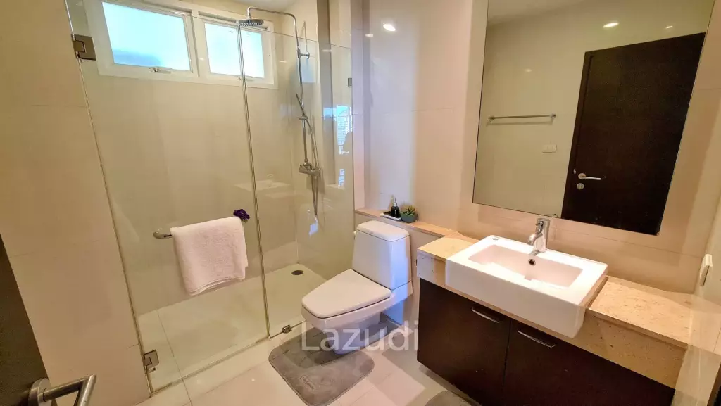 2 Bed 2 Bath 173 SQ.M Piyathip Place