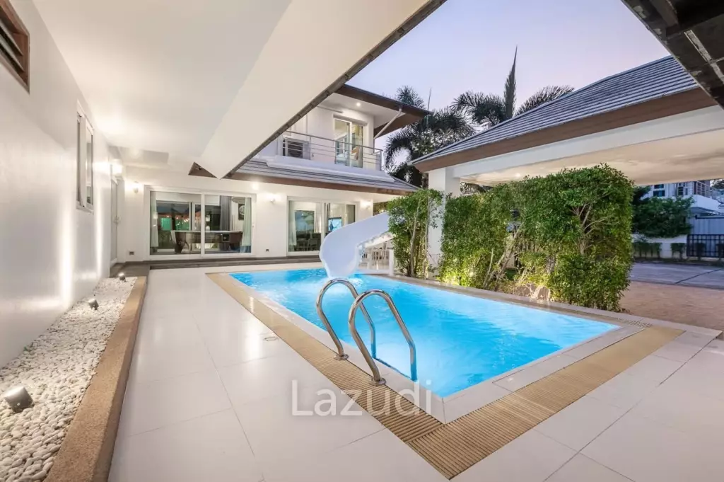 4 Beds 4 Baths 250 SQ.M. Sea Breeze Villa Pattaya