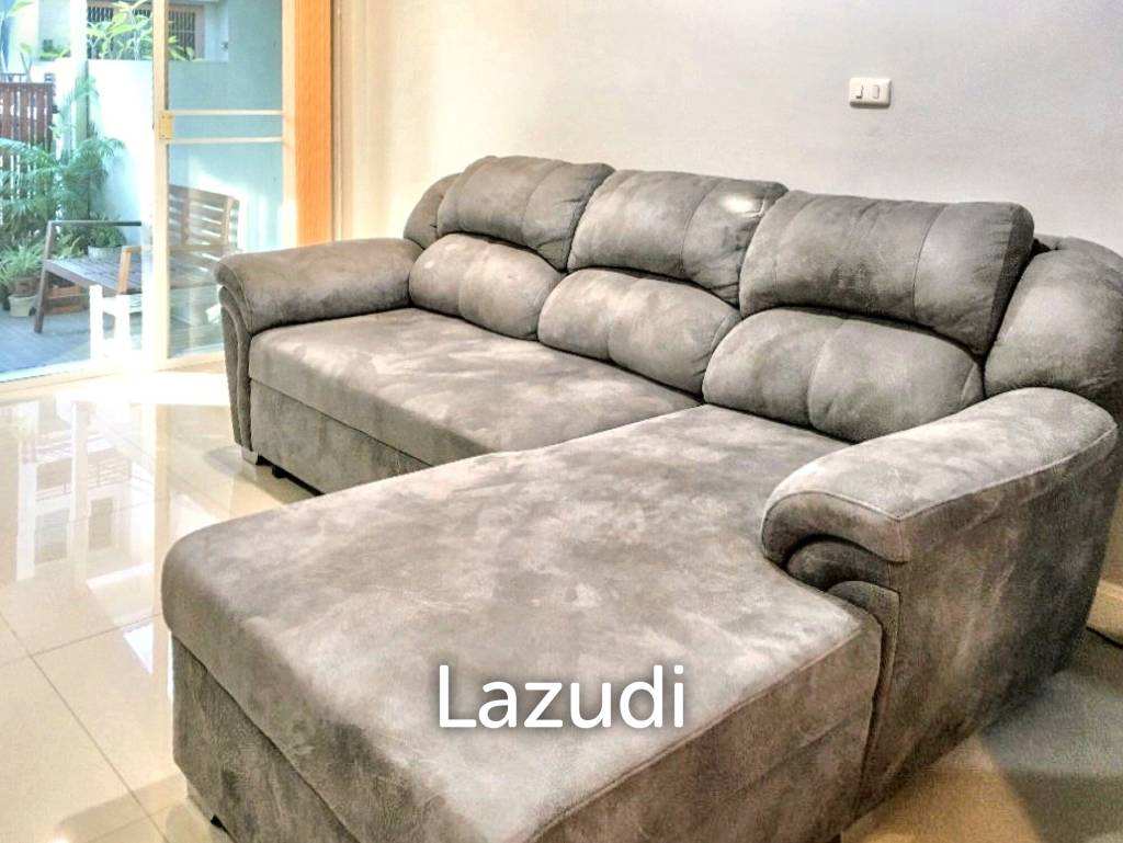 3 Bed 3 Bath 200 SQ.M Thanapat Haus Sathorn-Narathiwas