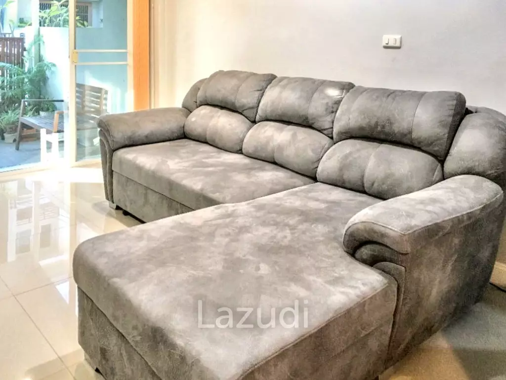 3 Bed 3 Bath 200 SQ.M Thanapat Haus Sathorn-Narathiwas