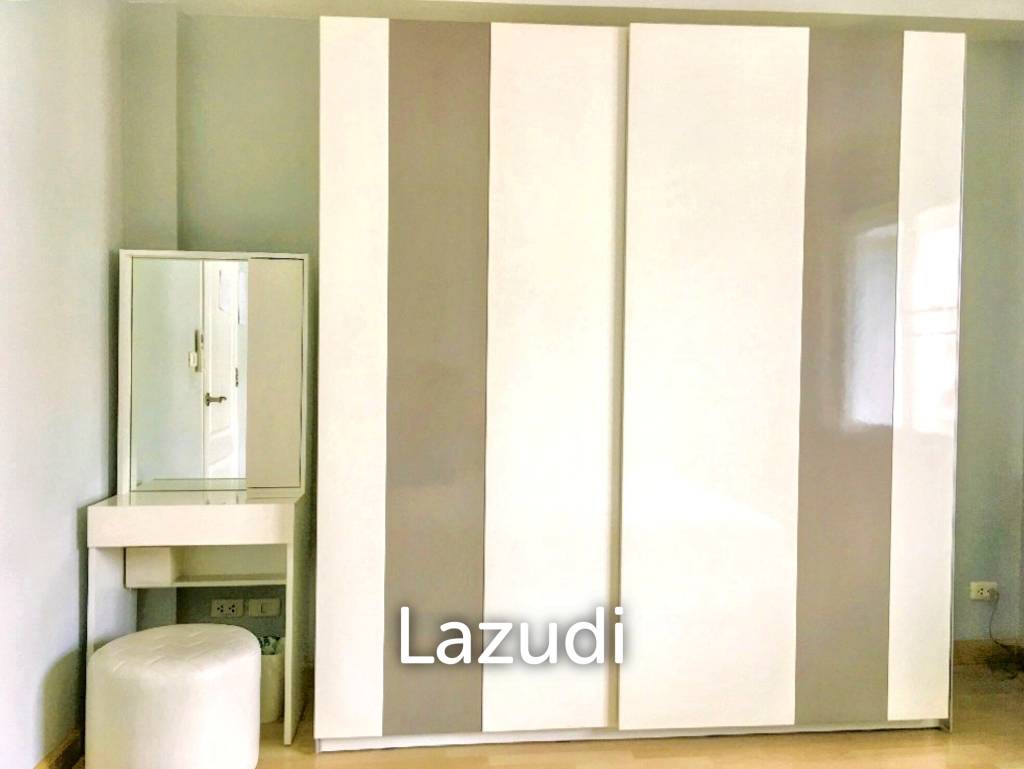 3 Bed 3 Bath 200 SQ.M Thanapat Haus Sathorn-Narathiwas