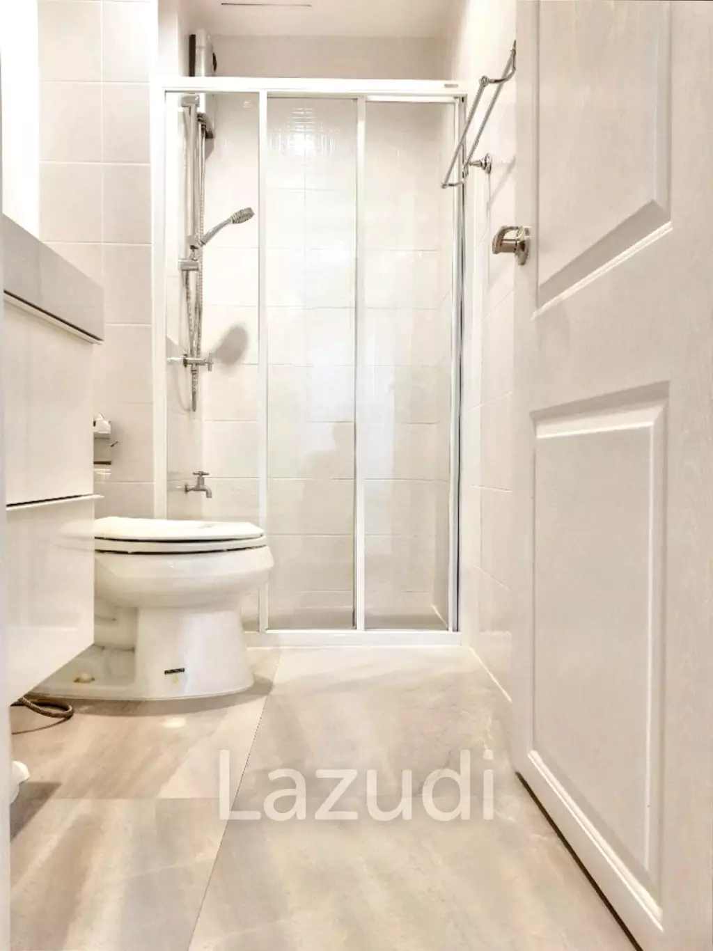 3 Bed 3 Bath 200 SQ.M Thanapat Haus Sathorn-Narathiwas