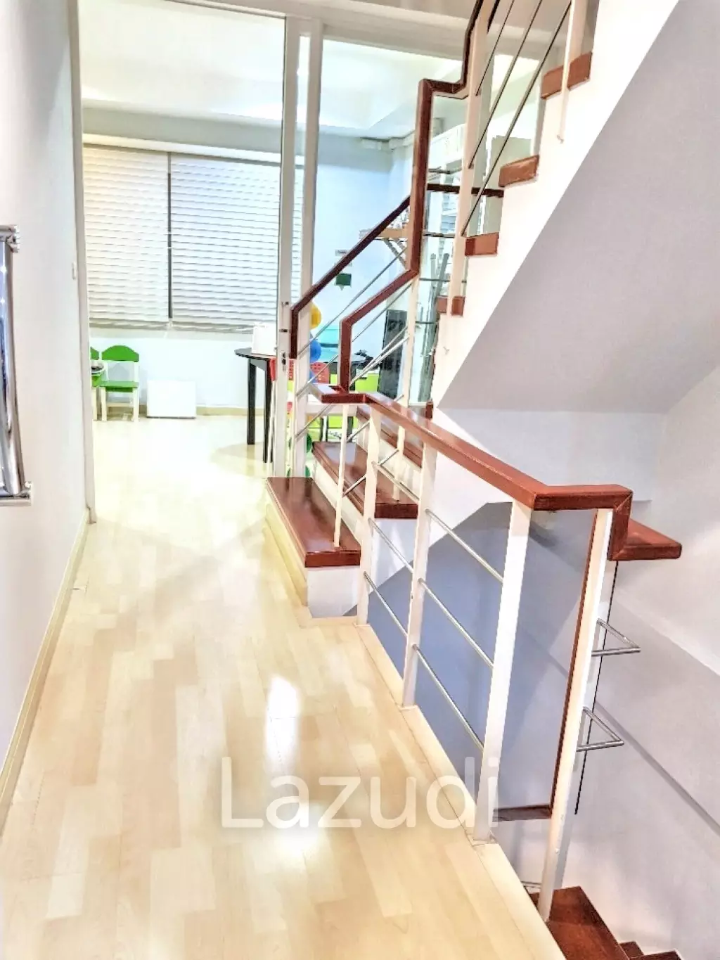 3 Bed 3 Bath 200 SQ.M Thanapat Haus Sathorn-Narathiwas