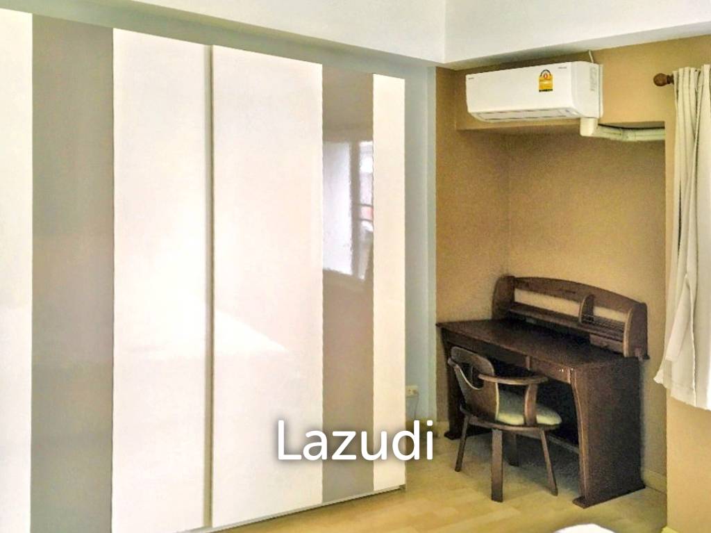 3 Bed 3 Bath 200 SQ.M Thanapat Haus Sathorn-Narathiwas