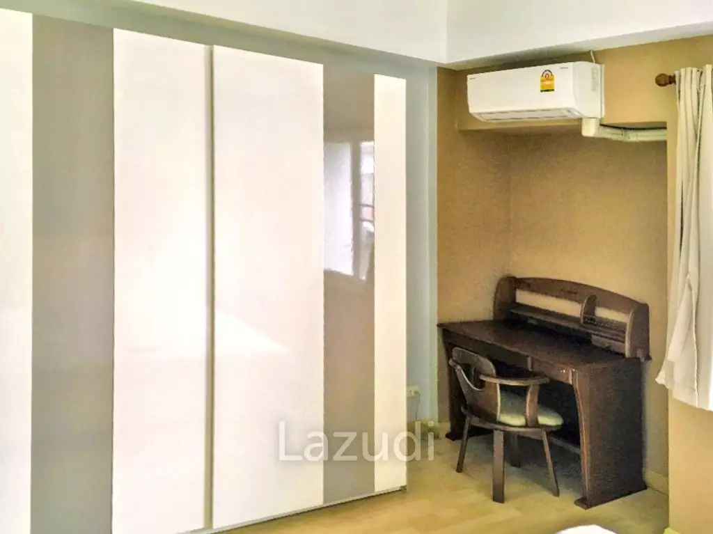 3 Bed 3 Bath 200 SQ.M Thanapat Haus Sathorn-Narathiwas
