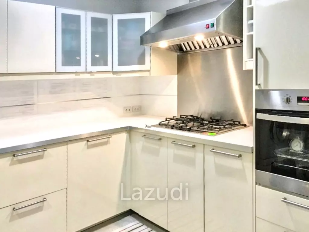 3 Bed 3 Bath 200 SQ.M Thanapat Haus Sathorn-Narathiwas