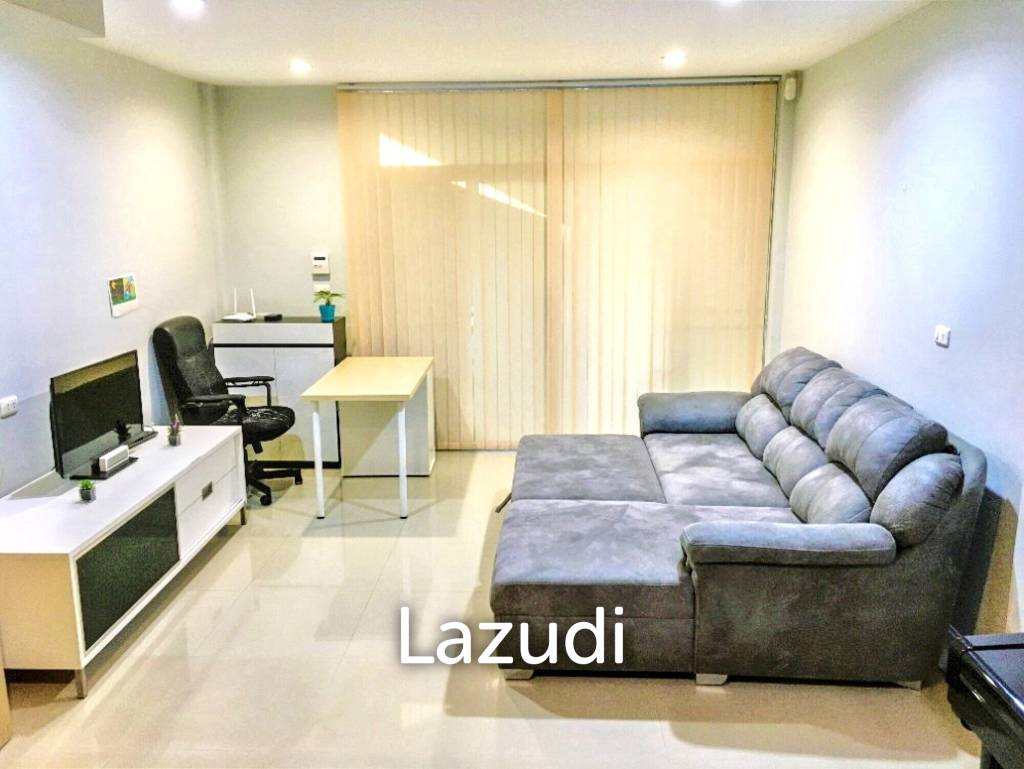 3 Bed 3 Bath 200 SQ.M Thanapat Haus Sathorn-Narathiwas