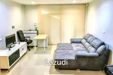 3 Bed 3 Bath 200 SQ.M Thanapat Haus Sathorn-Narathiwas