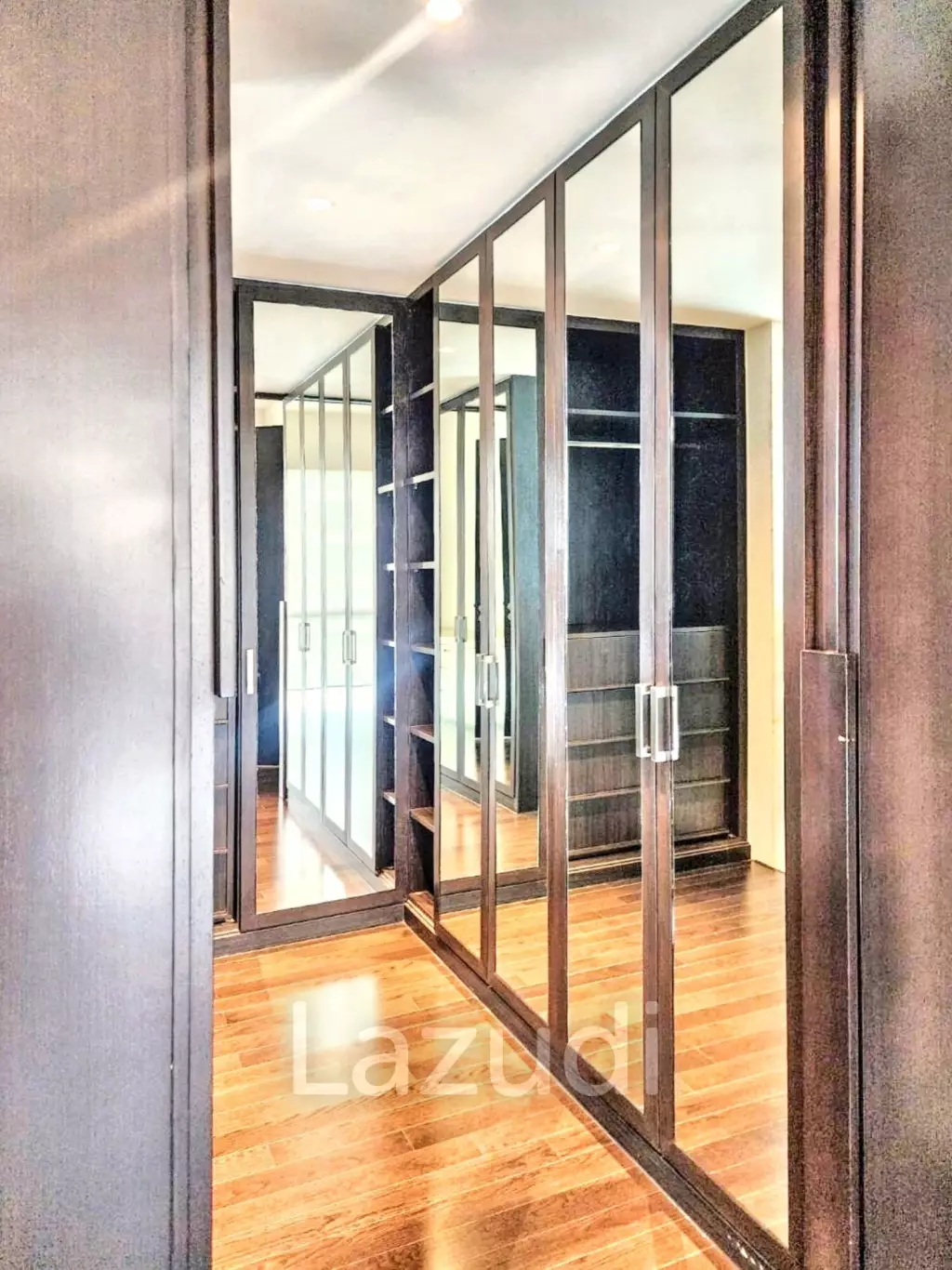 2 Bedroom 2 Bathroom 138 SQ.M Hansar Rajdamri