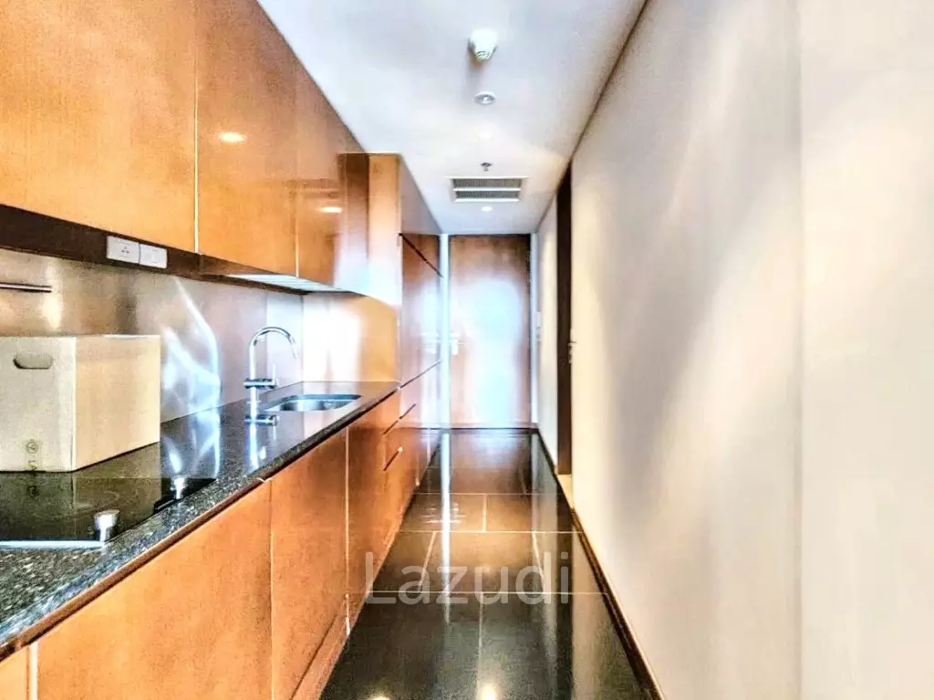 1 Bedroom 1 Bathroom  62 SQ.M Hansar Rajdamri