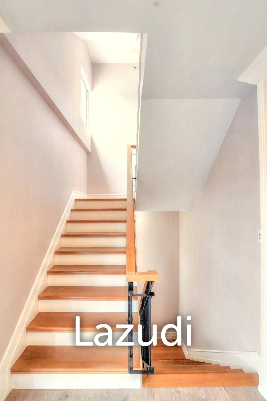 3 Bedroom 4 Bathroom 400 SQ.M 349 Residence