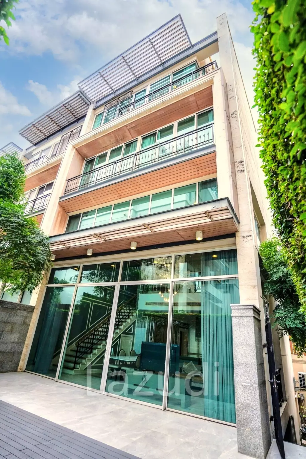 3 Bedroom 4 Bathroom 400 SQ.M 349 Residence