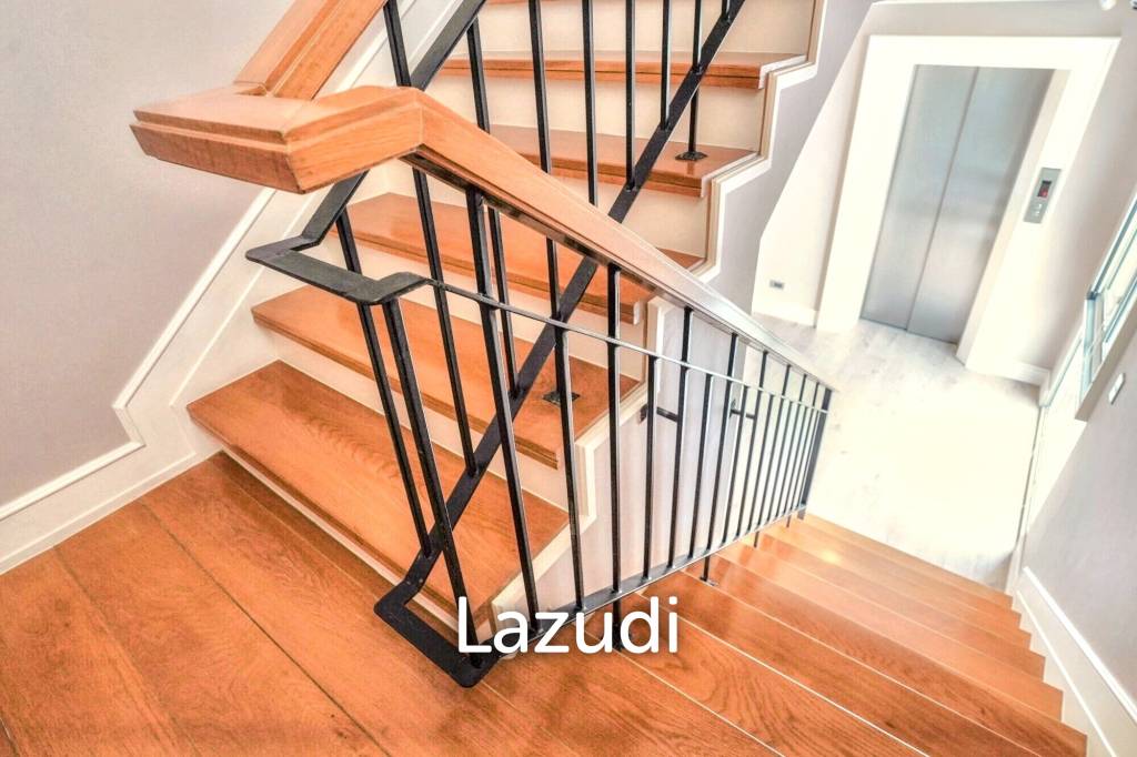 3 Bedroom 4 Bathroom 400 SQ.M 349 Residence