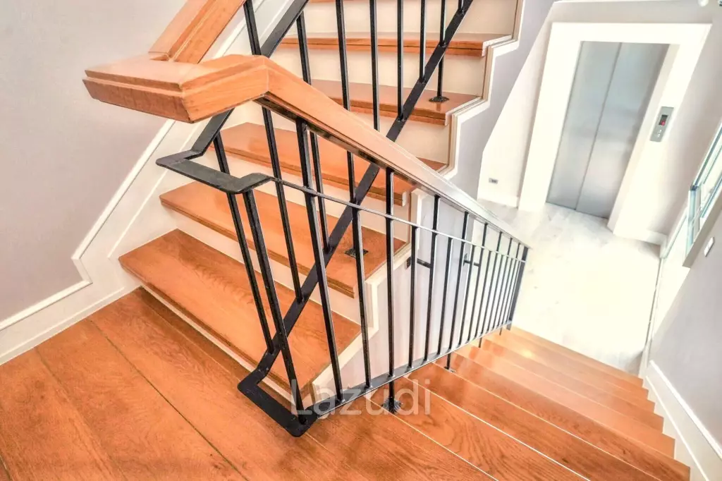 3 Bedroom 4 Bathroom 400 SQ.M 349 Residence