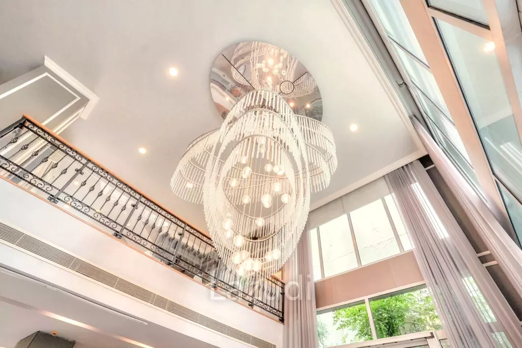 3 Bedroom 4 Bathroom 400 SQ.M 349 Residence