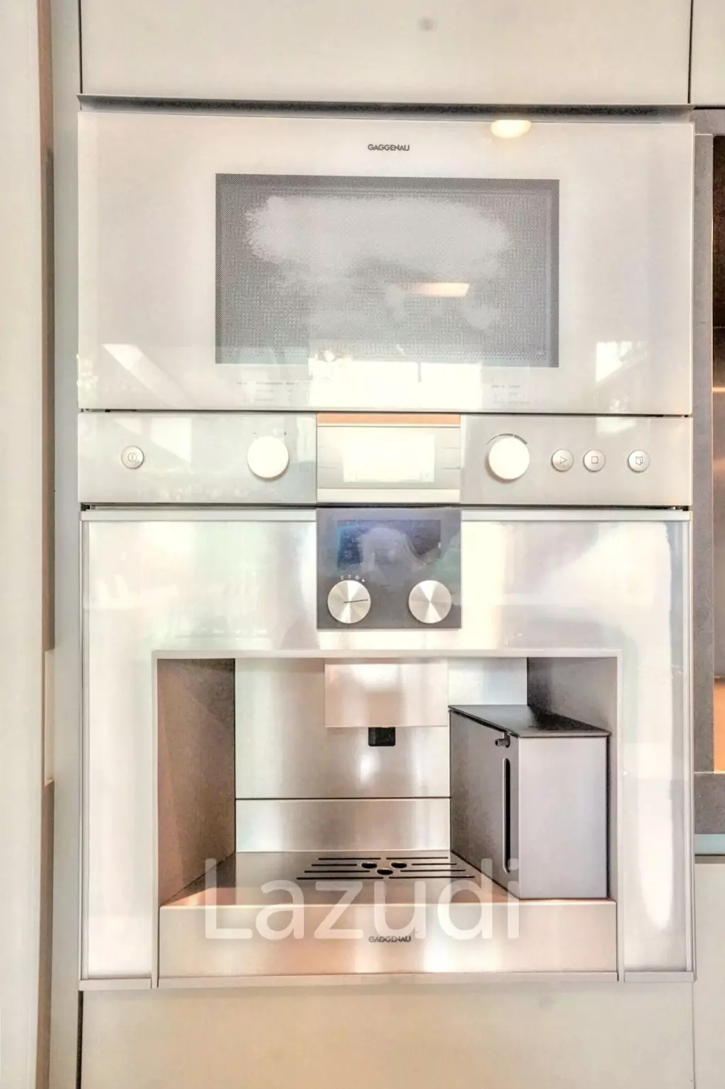 3 Bedroom 4 Bathroom 400 SQ.M 349 Residence